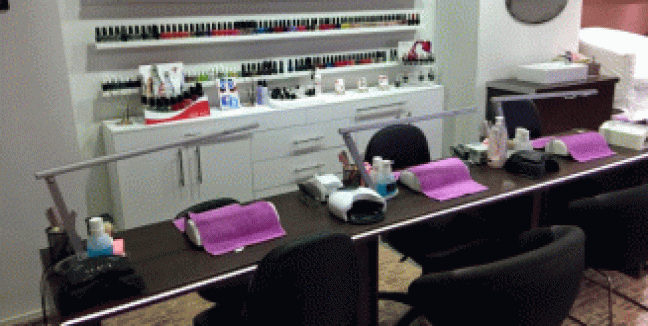 15€ από 30€ (-50%) για (1) ολοκληρωμένο ημιμόνιμο manicure και (1) σχηματισμό - βαφή φρυδιών, από το Stars Nails στα Σεπόλια, πλησίον σταθμού Μετρό.